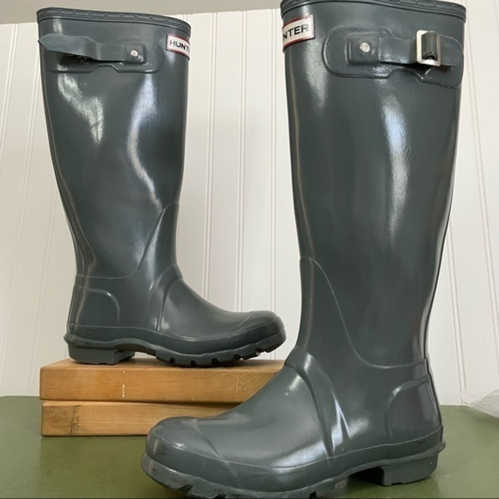 Hunter Tall Glossy Boots in Gray (Buckle missing)